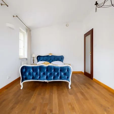 Large Victus In With 2 Terraces Parking And Bathtub By Renters Apartament *