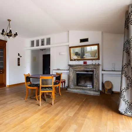 Large Victus In With 2 Terraces Parking And Bathtub By Renters Apartament