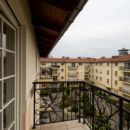 Large Victus In With 2 Terraces Parking And Bathtub By Renters Apartament *